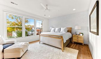 90 E LAKE Dr, Annapolis, MD 21403