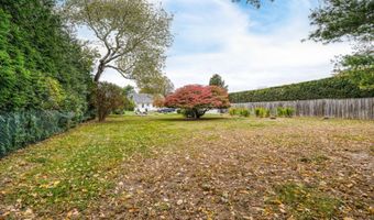 93 Meeting House Ln, Amagansett, NY 11930