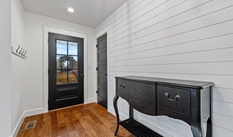 705 Kuhn St, Barboursville, WV 25504