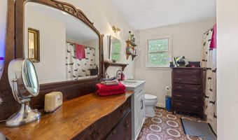 252 Meadowhill Rd, Manchester, ME 04351