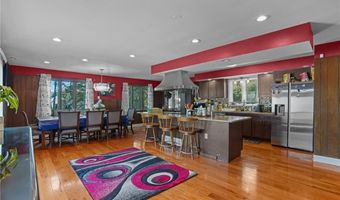 37 Pinewood Dr, North Providence, RI 02904