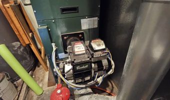 200 Davis Rd, Bangor, ME 04401