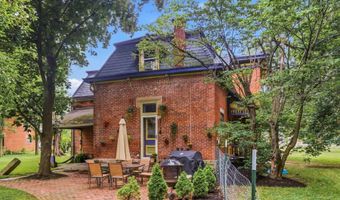 527 E High St, Ashley, OH 43003