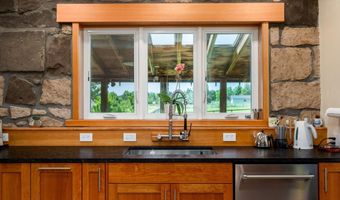 61900 Anker Ln, Bend, OR 97702