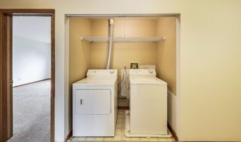 14 Oxford Ct, Algonquin, IL 60102