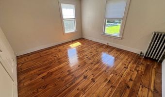 986 S East St #A, Amherst, MA 01002