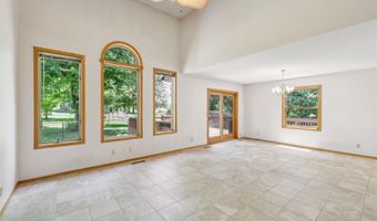 3863 NE 88th St, Altoona, IA 50009