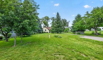 1103 S Darling Dr NW, Alexandria, MN 56308