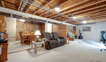2 Tiverton Ct, Algonquin, IL 60102