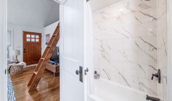 361 E Lakeshore Dr, Alloway, NJ 07422