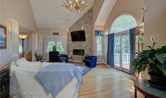 84 Bakewell Ct, Cranston, RI 02921