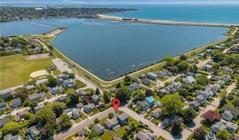 97 Eustis Ave 2, Newport, RI 02840