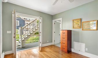 60 Division St, Newport, RI 02840