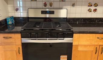 7905 DASSETT Ct 304, Annandale, VA 22003