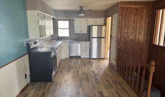 214 13th St W, Bottineau, ND 58318