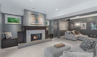 1977 EMERALD GLEN Ct, Ada, MI 49301