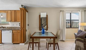 186 PINE St, Atlantic Beach, FL 32233