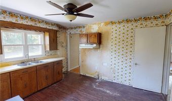 140 Evergreen Dr, Aliquippa, PA 15001