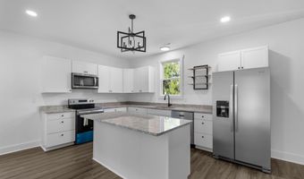 210 N Morgan Ave, Andrews, SC 29510