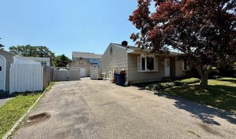 1137 Pacific Ave, Beachwood, NJ 08722