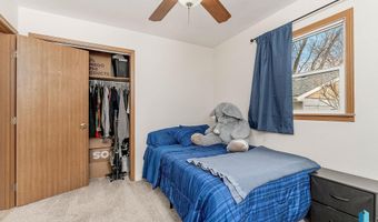2105 E Sylvan Cir, Brandon, SD 57005