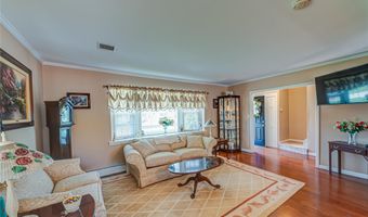 20 Bayview Rd, Amityville, NY 11701