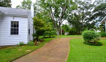 800 W Commerce St, Aberdeen, MS 39730