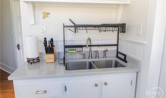 201 W 33rd St, Savannah, GA 31401