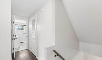 3805 Gilroy Rd, Columbus, OH 43227