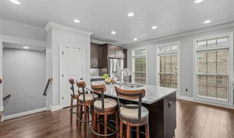 1044 Township Sq, Alpharetta, GA 30022
