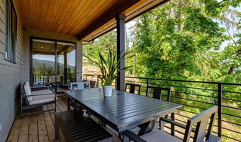 967 S 66TH Pl, Springfield, OR 97478