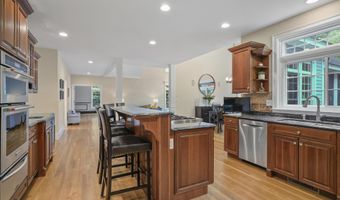 4 Chablis Ct, Bedford, NH 03110
