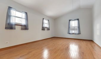 820 Red Coach Ln, Algonquin, IL 60102