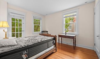 3301 NW DENT Pl NW, Washington, DC 20007