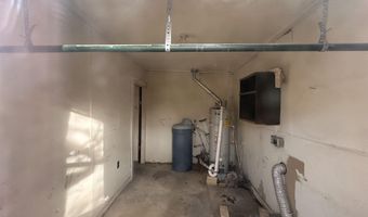 208 S White Oaks Ave, Capitan, NM 88316