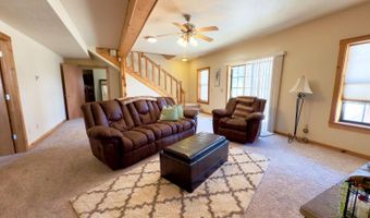 300 Round Up Ln, Bakersfield, MO 65609