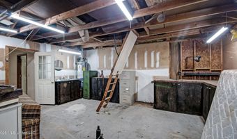 331 Lake Harbor Rd, Brandon, MS 39047
