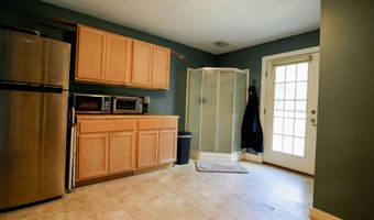 671 Essex St, Bangor, ME 04401