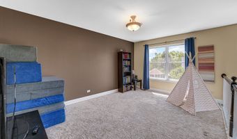 2316 Loop Rd, Algonquin, IL 60102