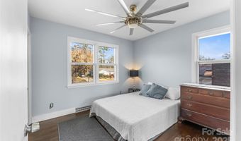 5 Deanwood Cir, Asheville, NC 28803