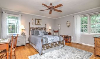 932 Amity Rd, Bethany, CT 06524
