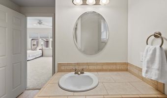 230 Roundhouse Rd, Astoria, OR 97103