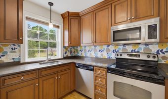 28 Armstrong Rd C15, Coventry, CT 06238
