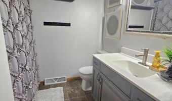 2510 Bobbie Dr, Aberdeen, SD 57401