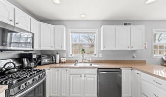 1409 Cable Ave, Beachwood, NJ 08722