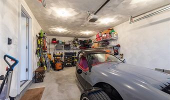 10 Flanders St, Johnston, RI 02919