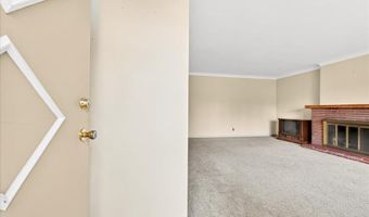 7438 Cheshire Ln, Affton, MO 63123