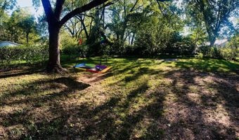 922 S Oak Ave, Aurora, MO 65605