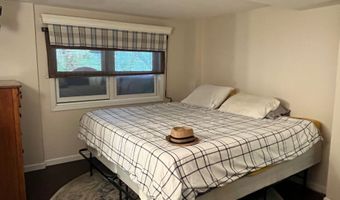 43 Meadowbrook Rd, Danbury, CT 06811