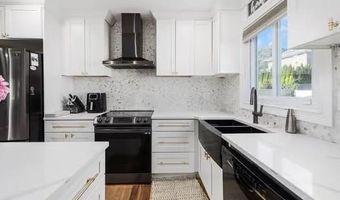 10 Long St, Johnston, RI 02919